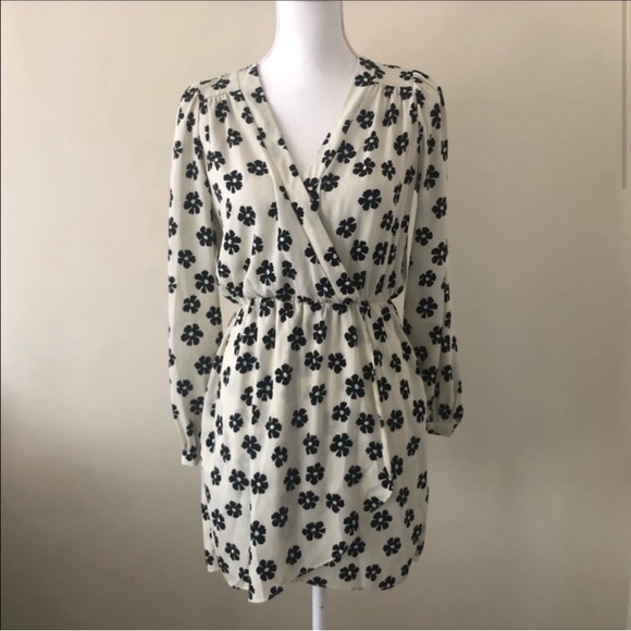 Honey punch white black floral dress size small - Picture 1 of 2